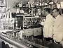 Bar Milano presso il Teatro Verdi anno 1960 nella foto il titolare Bruno Peggion e il sottoscritto. Quell'anno era da poco aperto corso Milano.(Sandro Bertolin)
